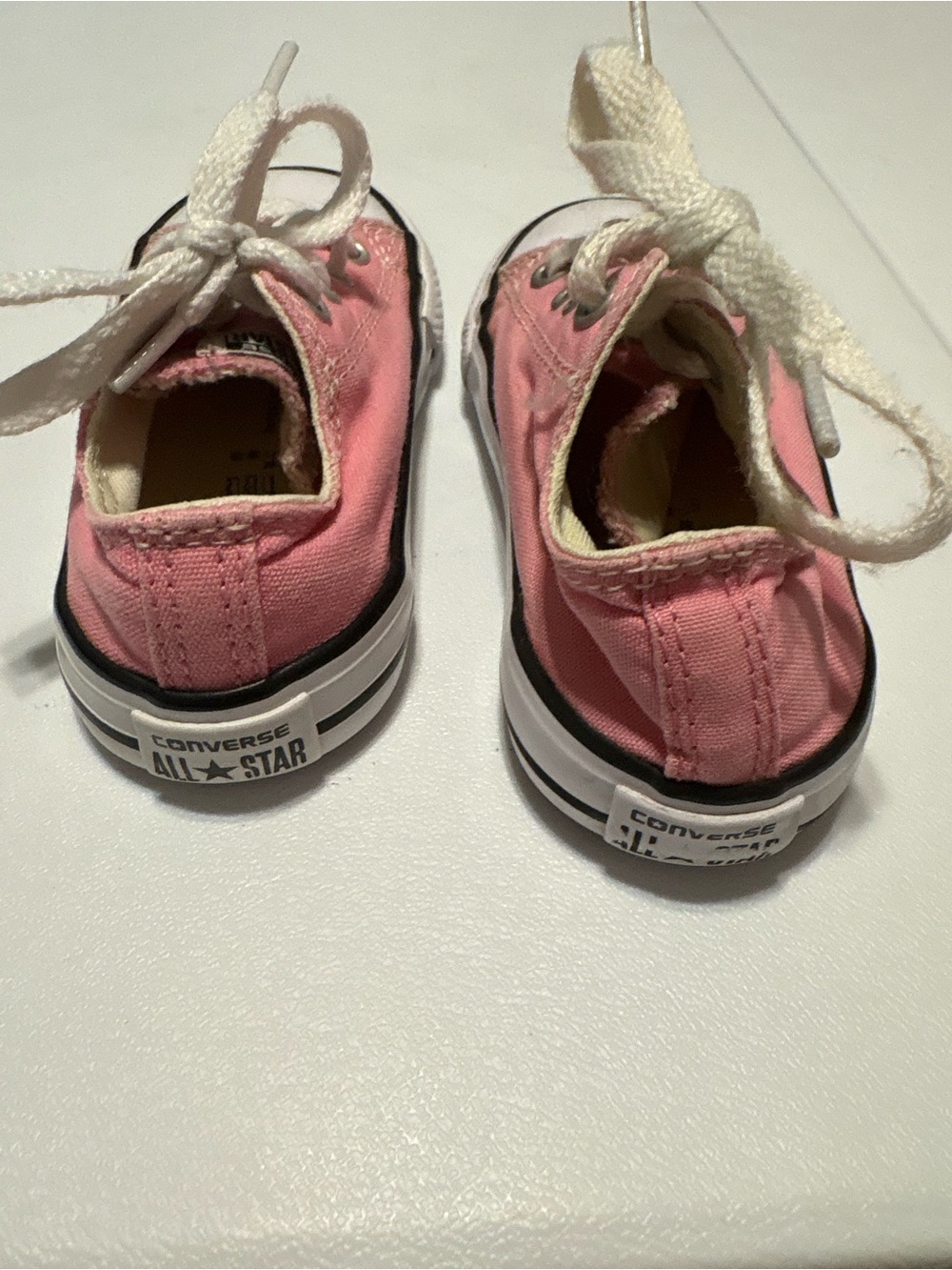 Pink Converse // 6c - Picture 4 of 7